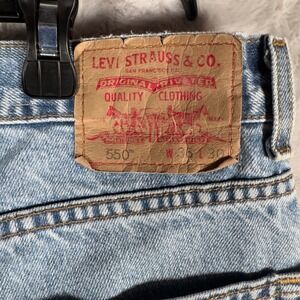 Vintage Y2K Levis 550 36x30 Relaxed Fit Jeans Mens Light Wash Denim 11/2003